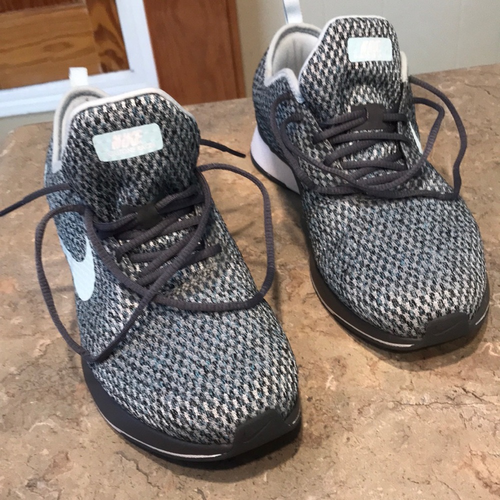 Nike tennis shoes